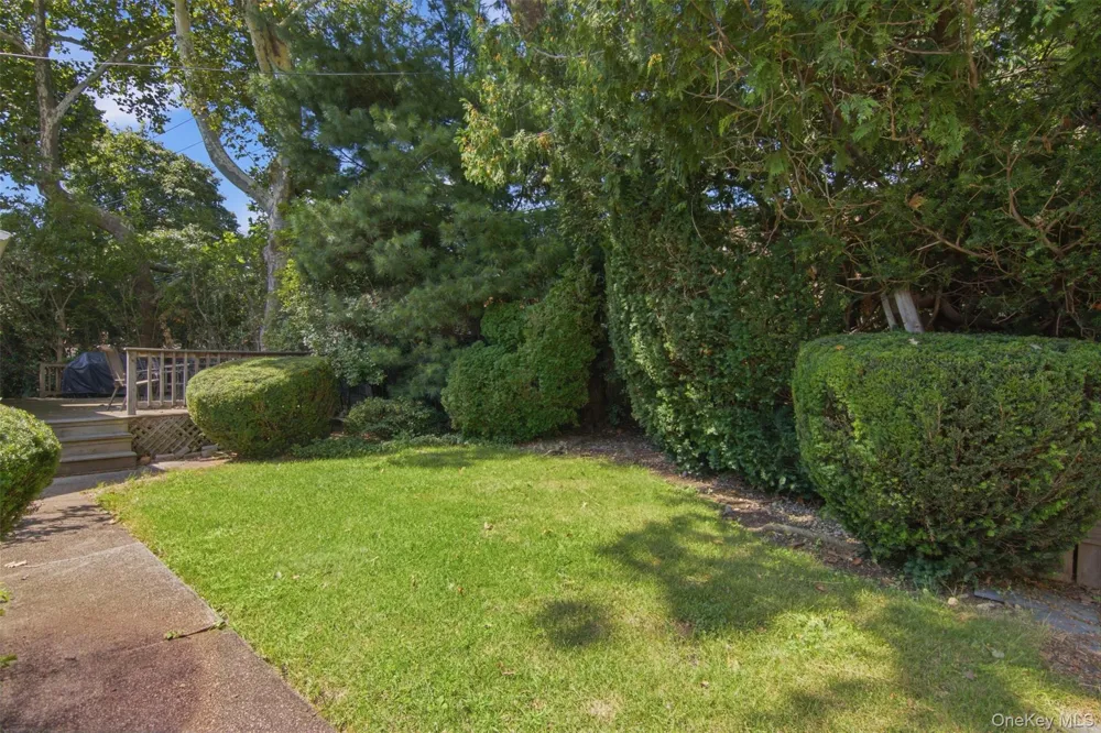 3 Cromwell Road Carle Place, NY 11514