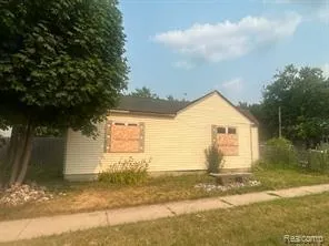 1373 Wells Street Burton, MI 48529
