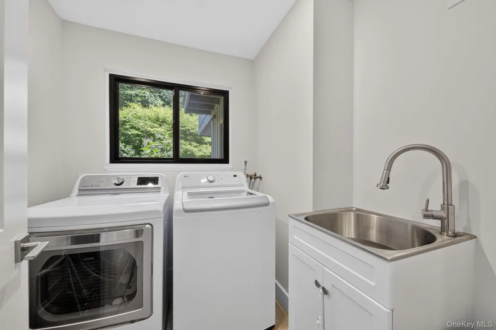 230 E Middle Patent Road Bedford, NY 10506