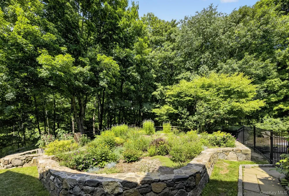 230 E Middle Patent Road Bedford, NY 10506