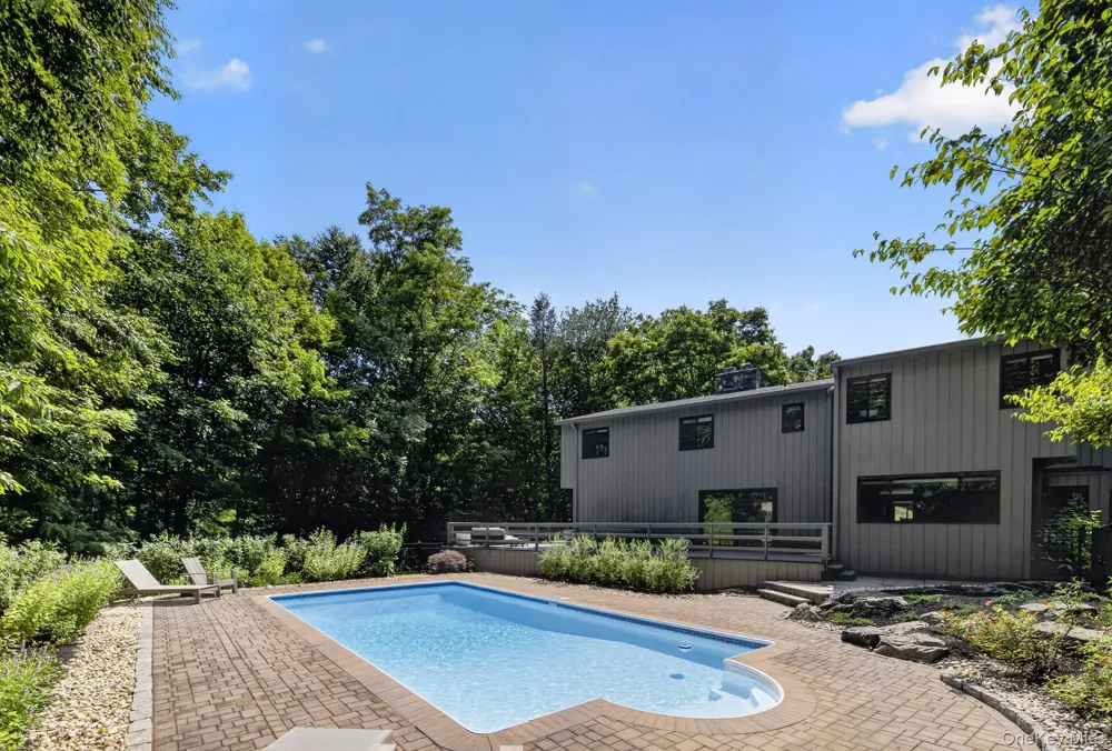 230 E Middle Patent Road Bedford, NY 10506