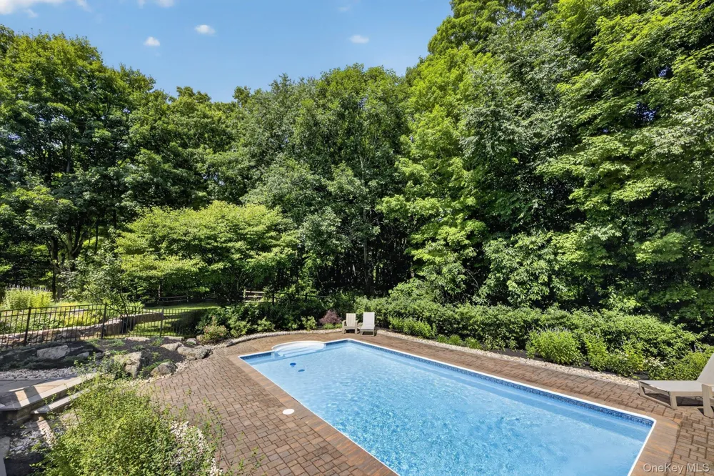 230 E Middle Patent Road Bedford, NY 10506