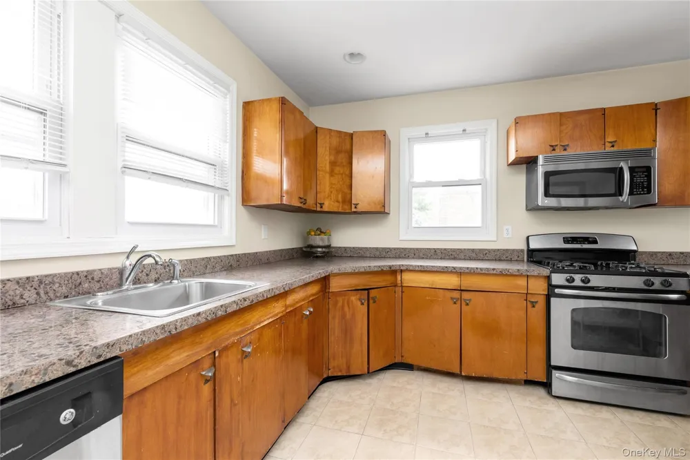 73 Liberty Avenue Mineola, NY 11501