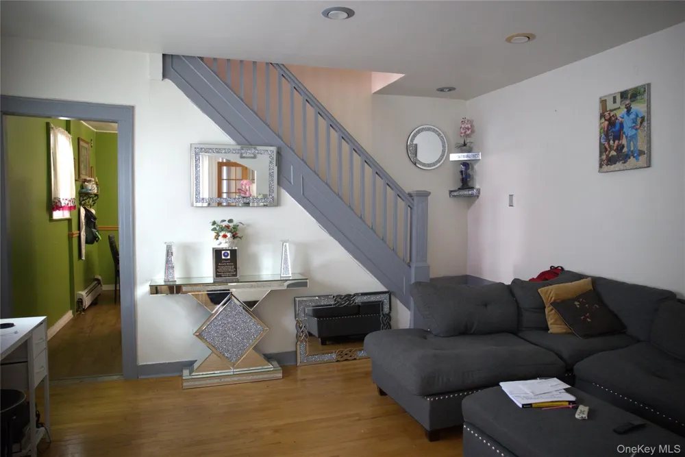 117-16 SE 199 STREET SE Saint Albans, NY 11412