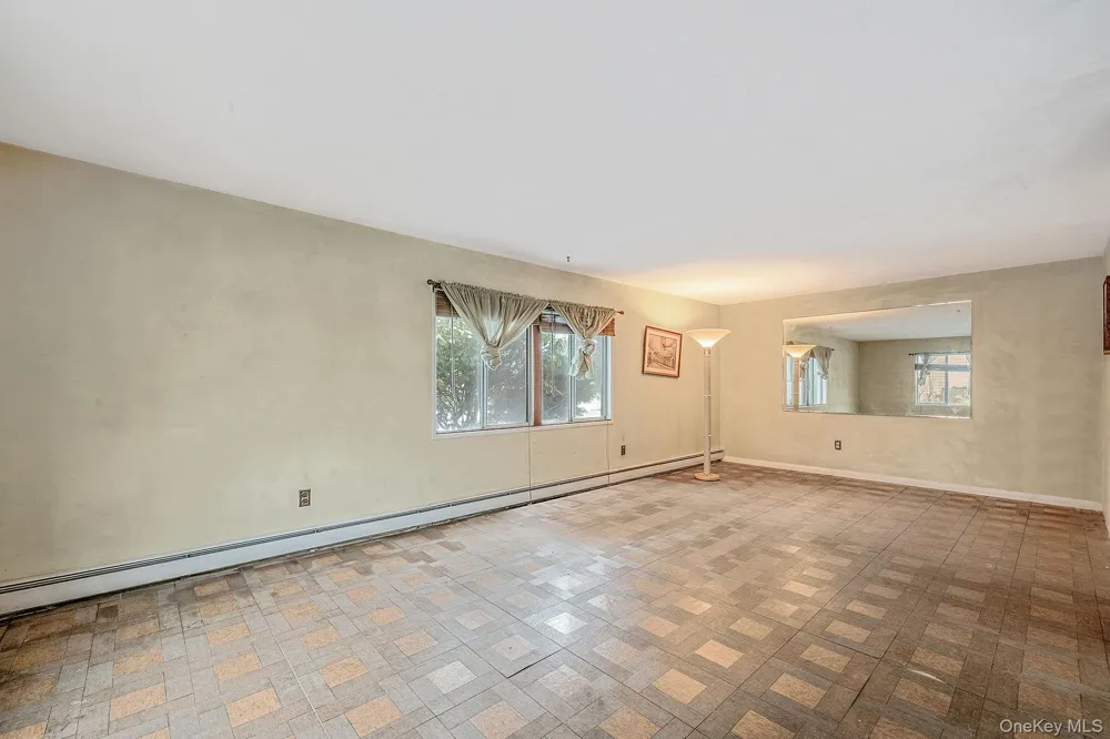 22 Meyer Lane Medford, NY 11763