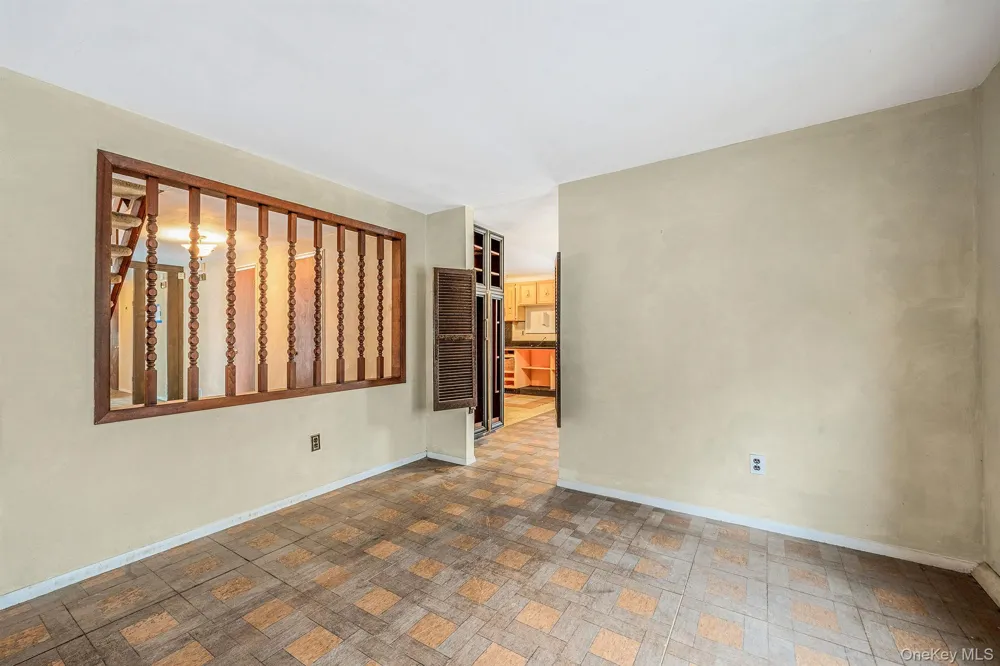 22 Meyer Lane Medford, NY 11763