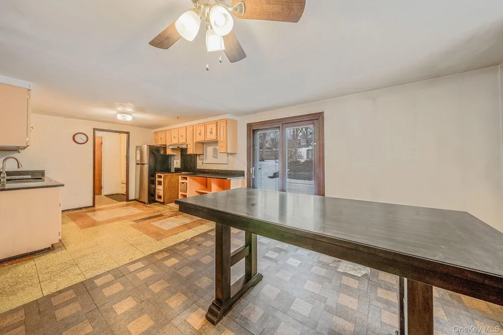 22 Meyer Lane Medford, NY 11763