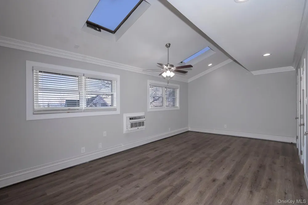 5 Merman Place #5 Babylon, NY 11702