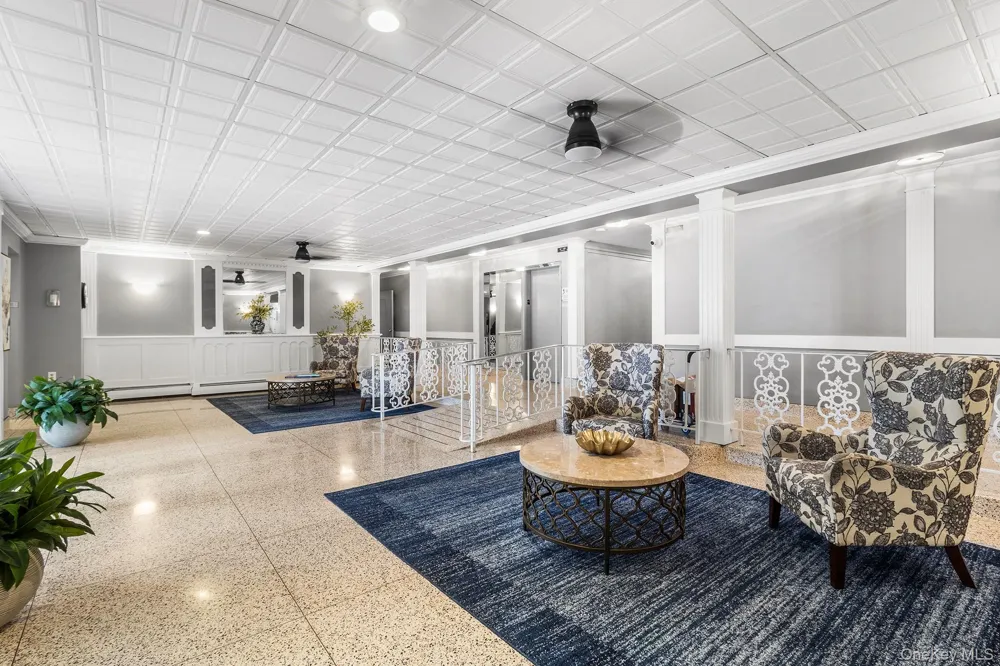 250 Village Avenue #B 10 Rockville Centre, NY 11570