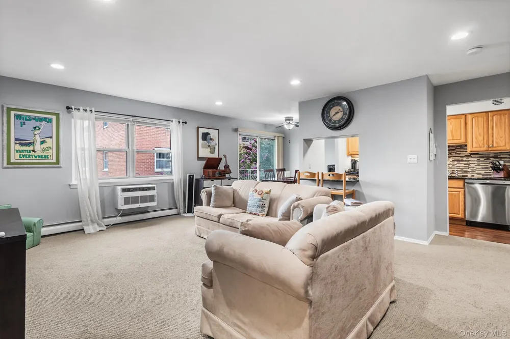 250 Village Avenue #B 10 Rockville Centre, NY 11570