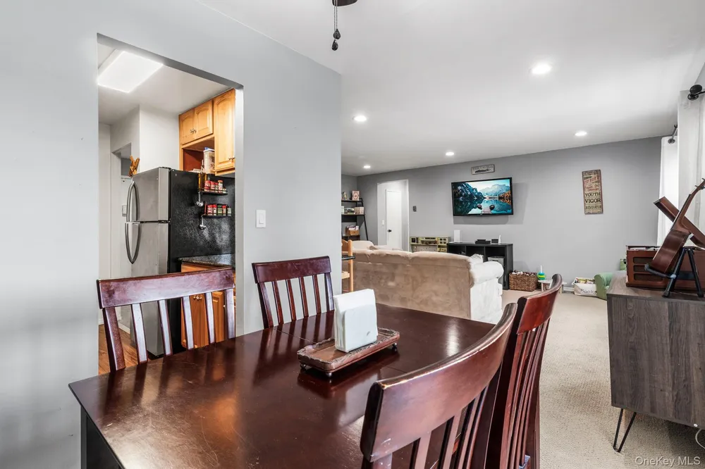 250 Village Avenue #B 10 Rockville Centre, NY 11570