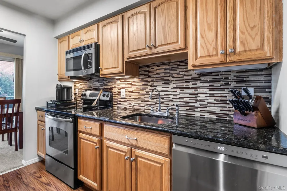 250 Village Avenue #B 10 Rockville Centre, NY 11570
