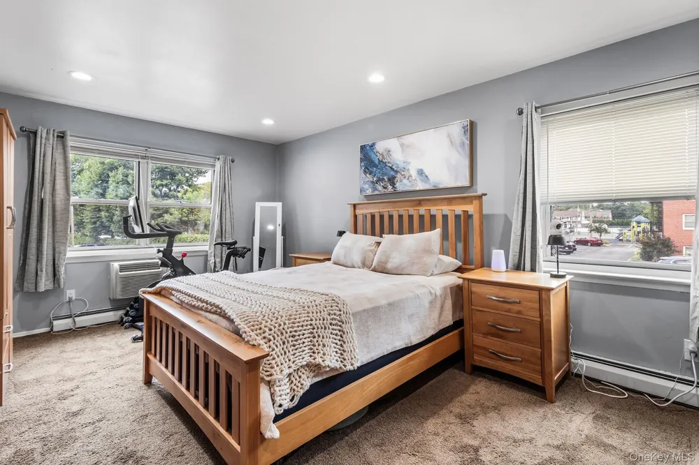 250 Village Avenue #B 10 Rockville Centre, NY 11570
