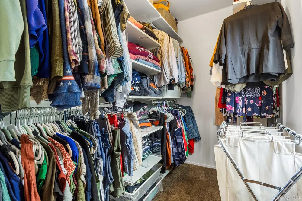 250 Village Avenue #B 10 Rockville Centre, NY 11570