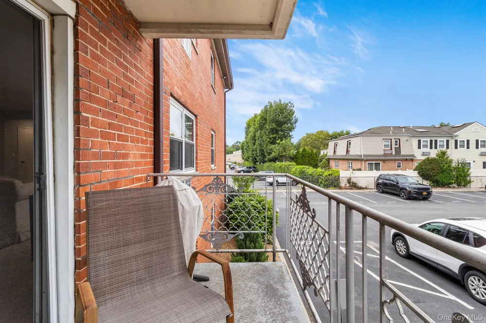 250 Village Avenue #B 10 Rockville Centre, NY 11570