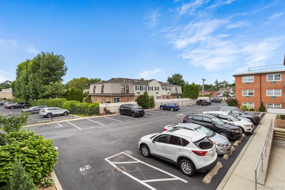 250 Village Avenue #B 10 Rockville Centre, NY 11570