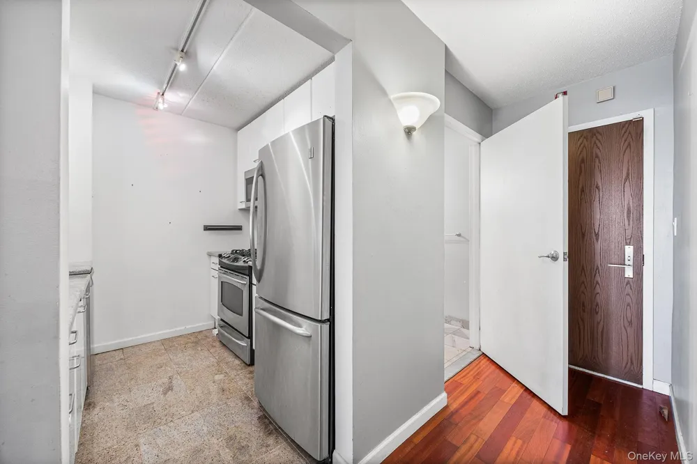 4 Martine Avenue #120 White Plains, NY 10606