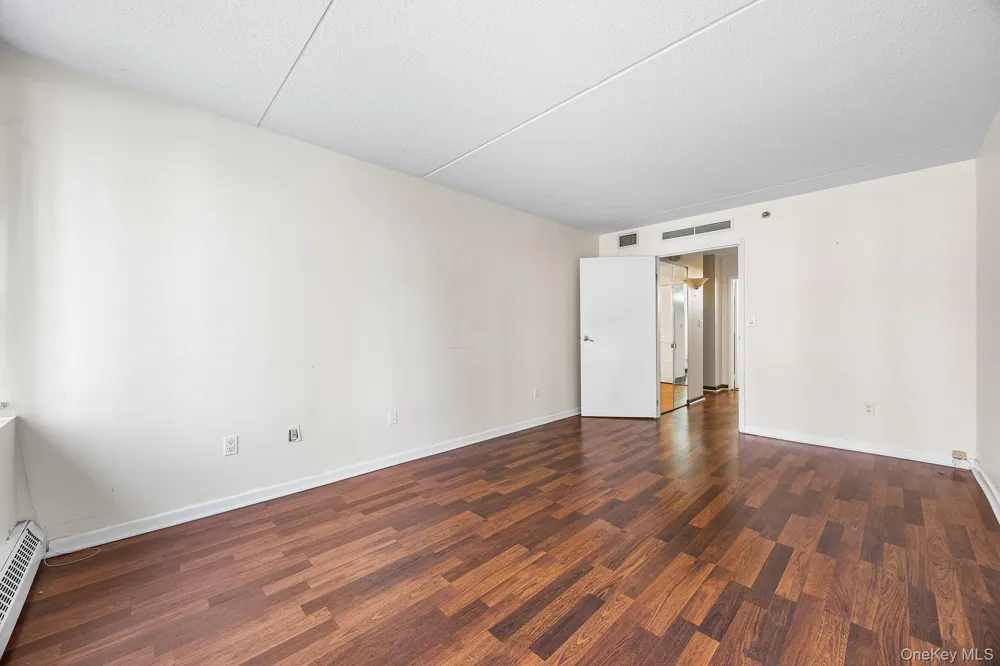 4 Martine Avenue #120 White Plains, NY 10606