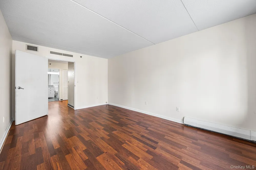 4 Martine Avenue #120 White Plains, NY 10606