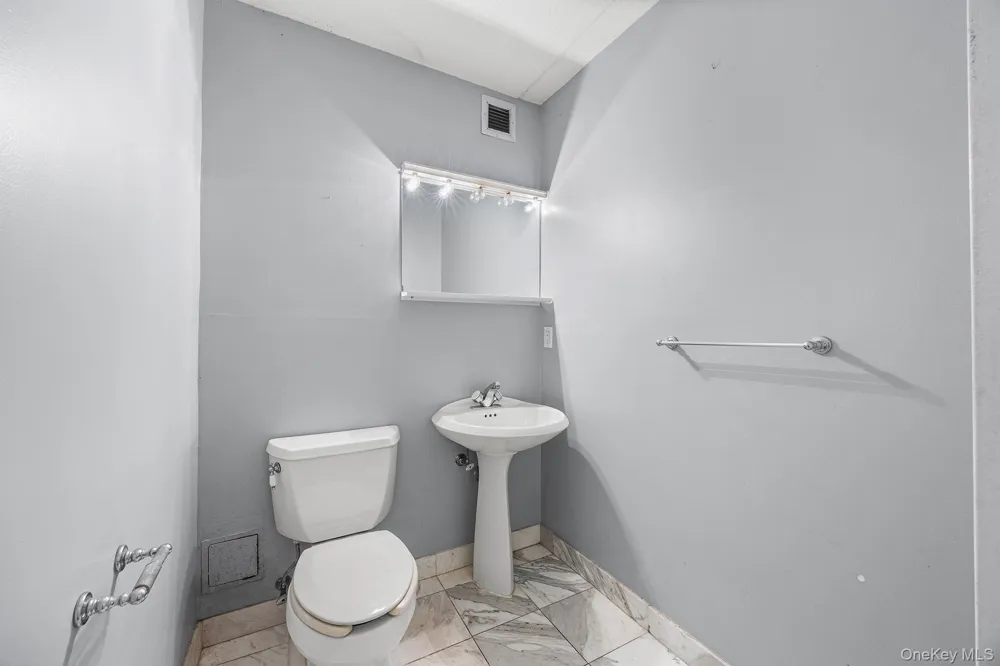 4 Martine Avenue #120 White Plains, NY 10606