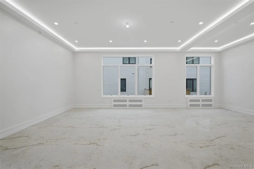 20 Singer Avenue #202 Spring Valley, NY 10977