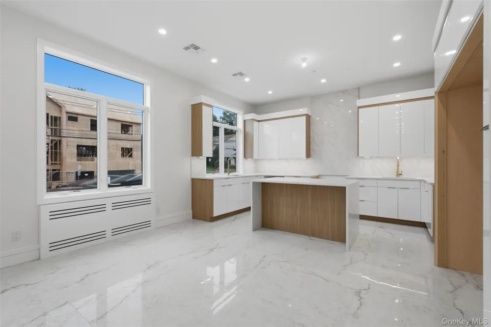 20 Singer Avenue #202 Spring Valley, NY 10977