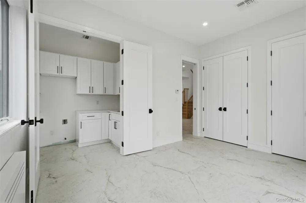 20 Singer Avenue #202 Spring Valley, NY 10977