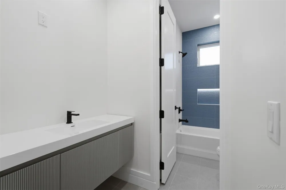 20 Singer Avenue #202 Spring Valley, NY 10977