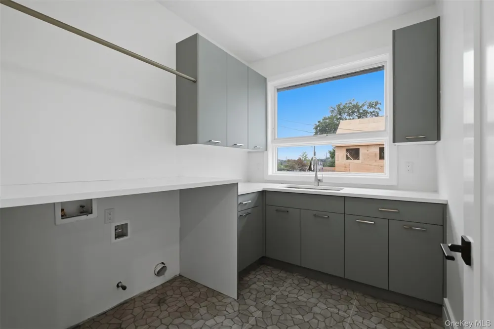 20 Singer Avenue #202 Spring Valley, NY 10977