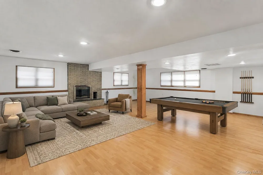 1031 Fordham Lane Woodmere, NY 11598