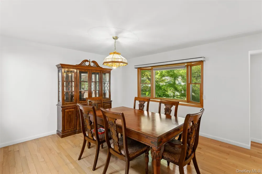 1031 Fordham Lane Woodmere, NY 11598