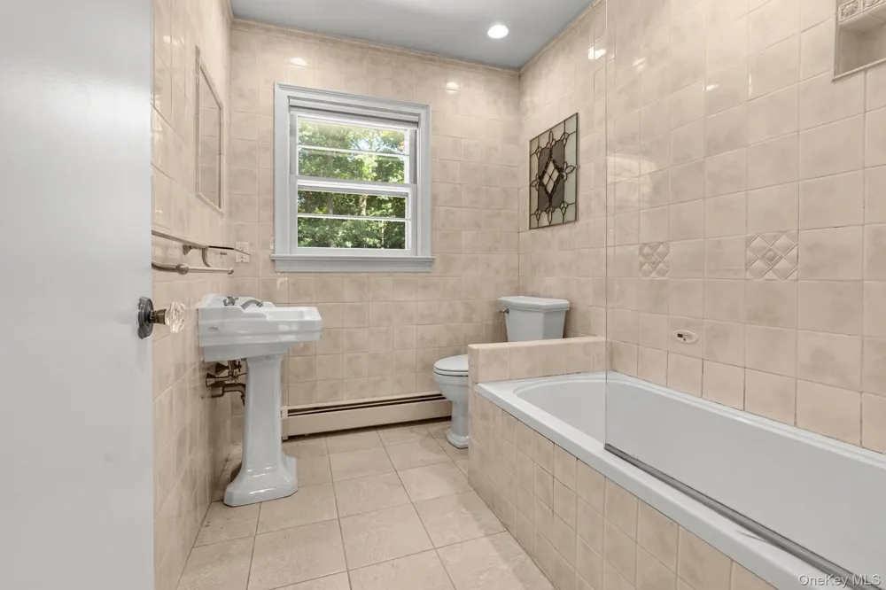 269 Woodlands Ave White Plains, NY 10607
