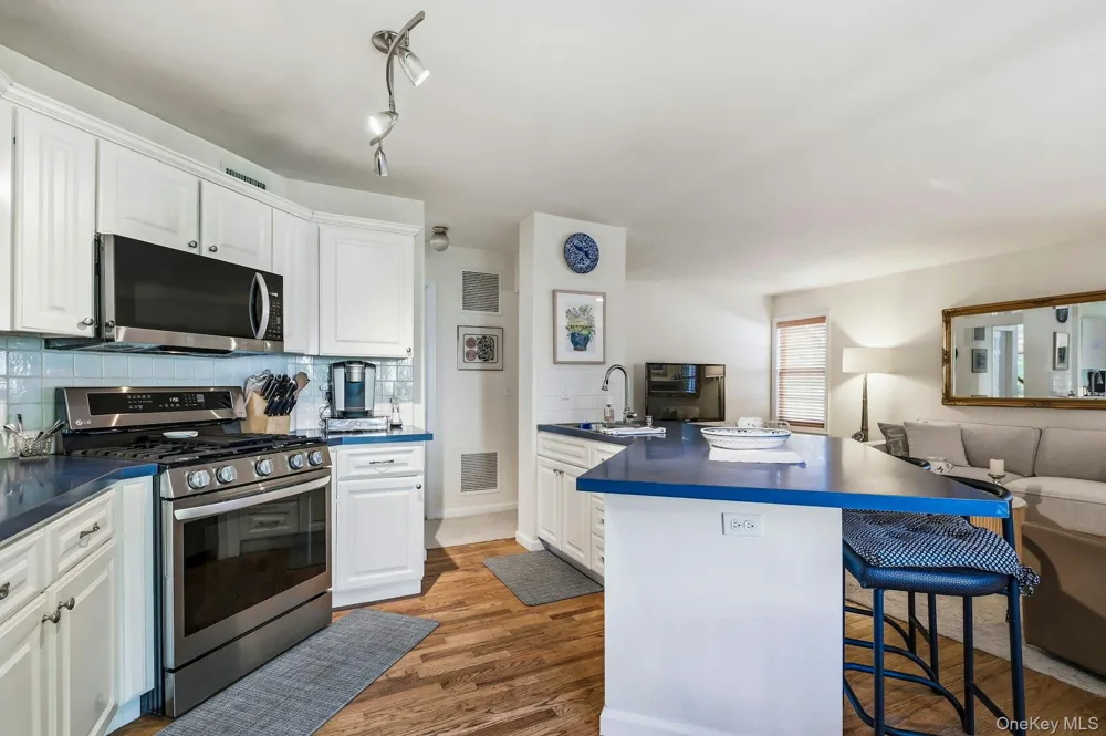627 Main Street Northport, NY 11768