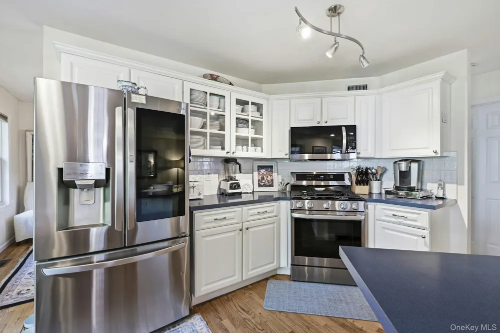 627 Main Street Northport, NY 11768