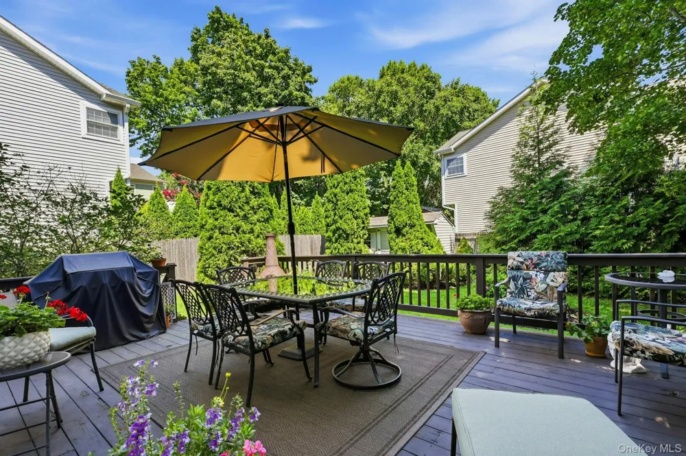 627 Main Street Northport, NY 11768