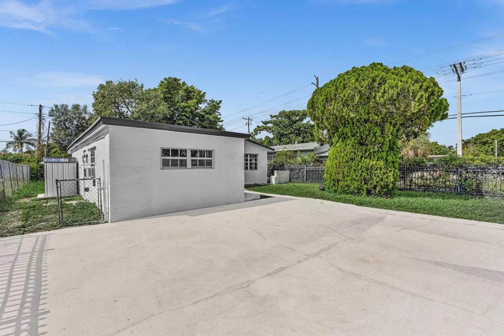 446 NW 119TH STREET Miami, FL 33168
