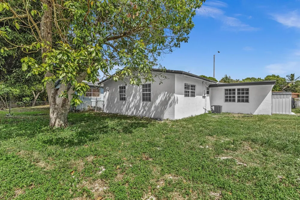 446 NW 119TH STREET Miami, FL 33168