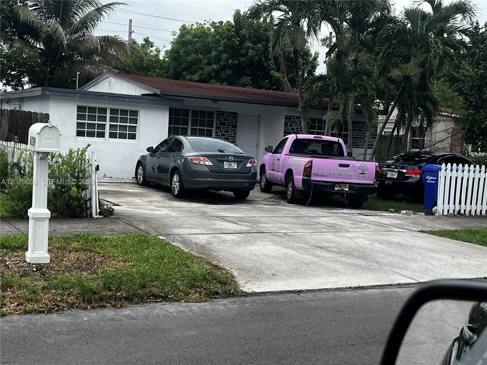 6125 Dawson St Hollywood, FL 33023