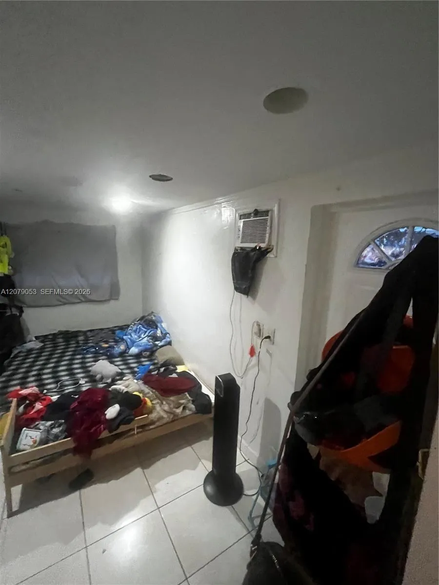 6125 Dawson St Hollywood, FL 33023