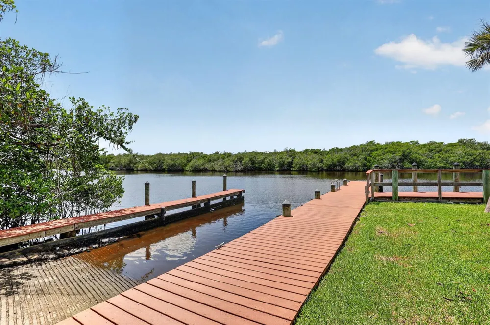 360 SW SOUTH RIVER DRIVE #205 Stuart, FL 34997