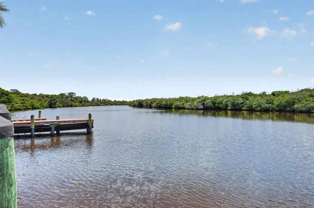 360 SW SOUTH RIVER DRIVE #205 Stuart, FL 34997