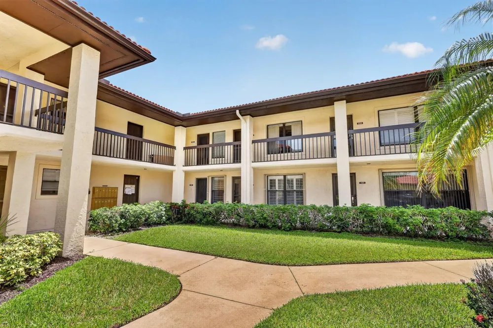 360 SW SOUTH RIVER DRIVE #205 Stuart, FL 34997