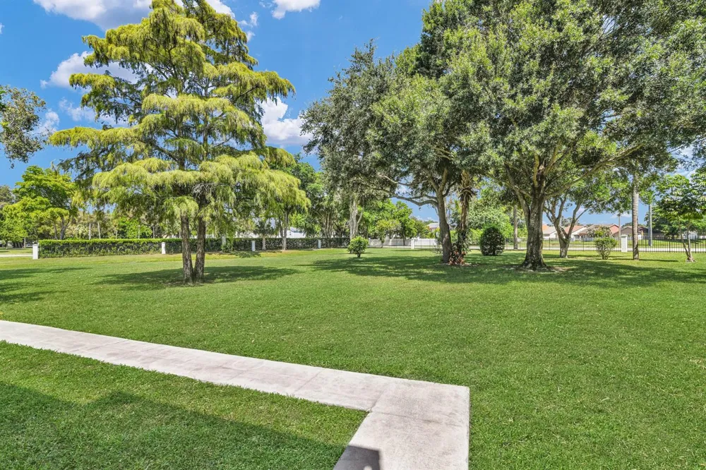 3744 Savoy Lane #E2 West Palm Beach, FL 33417
