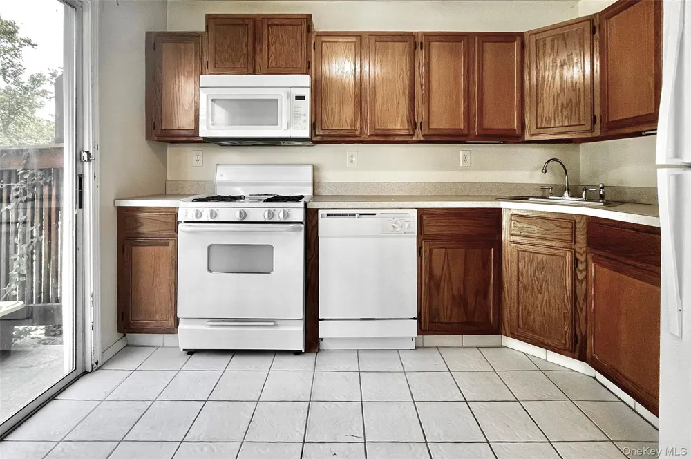 2921 Whispering Hills Chester, NY 10918