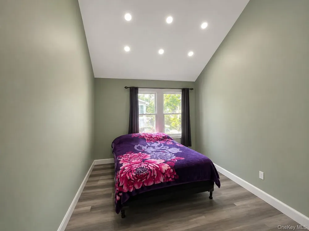 59 Whittier Drive Mastic Beach, NY 11951