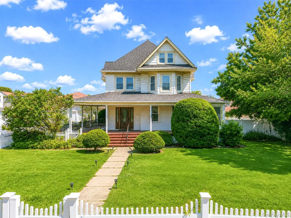 871 Rockaway Avenue Valley Stream, NY 11581
