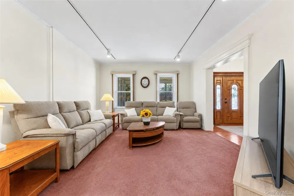 871 Rockaway Avenue Valley Stream, NY 11581