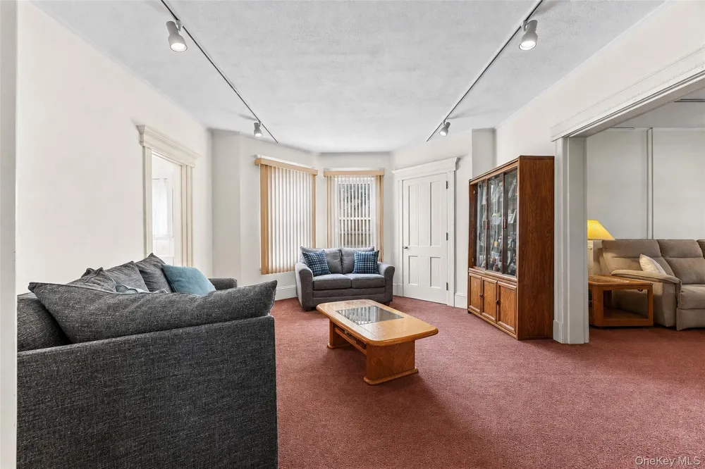 871 Rockaway Avenue Valley Stream, NY 11581