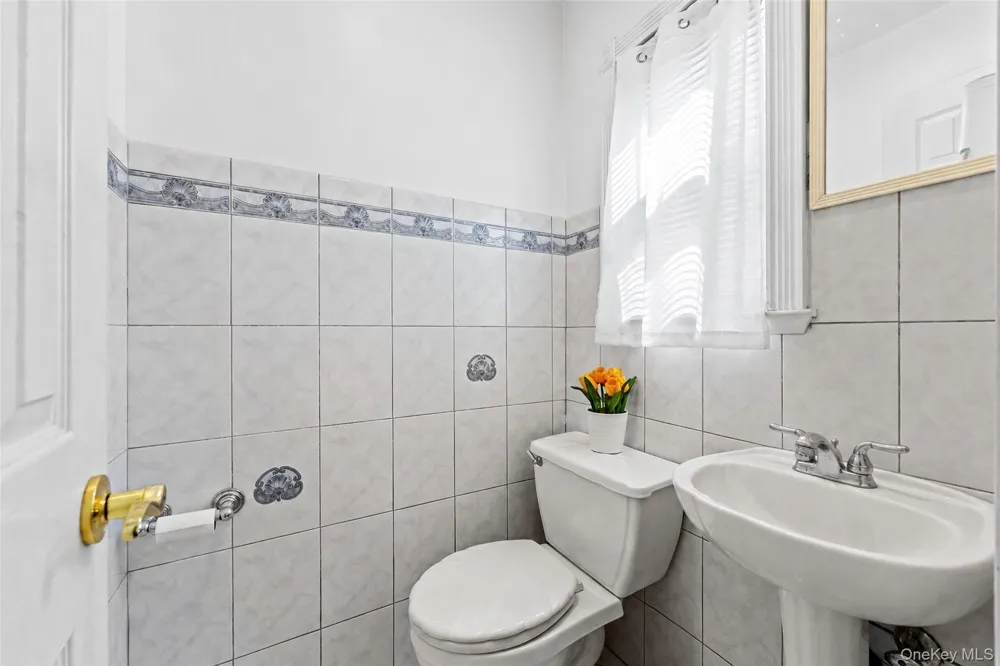 871 Rockaway Avenue Valley Stream, NY 11581