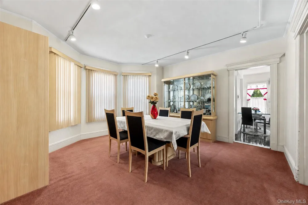 871 Rockaway Avenue Valley Stream, NY 11581
